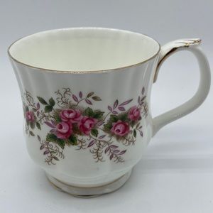 Royal Albert Lavender Rose Bone China Footed Montrose Coffee Tea Mug Floral